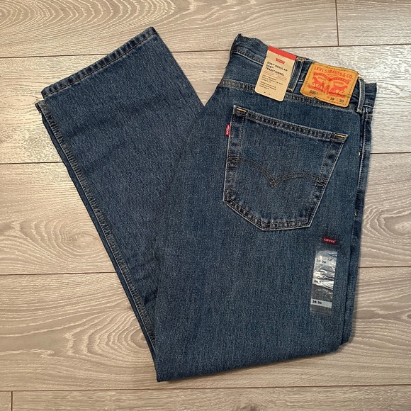 NWT Levi's 505 Medium Wash Straight Fit Jeans - Picture 1 of 5